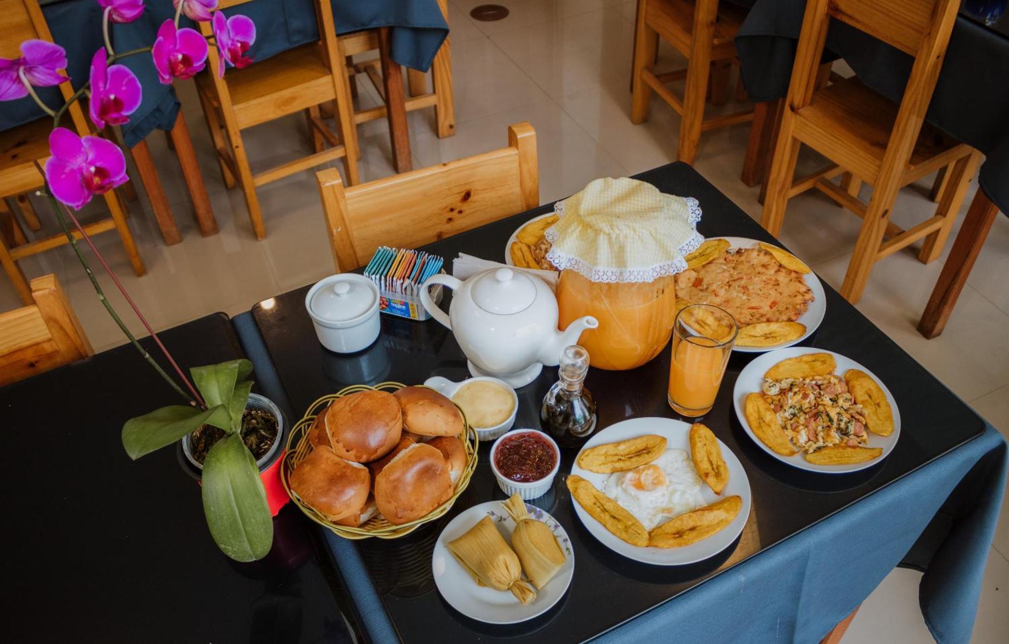 Residencial Marina House Hotel Тарапото Екстериор снимка